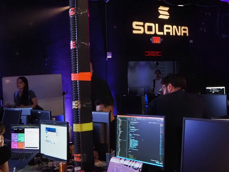 Solana (SOL) Heavyweights Wage War Against Private Mempool Operators